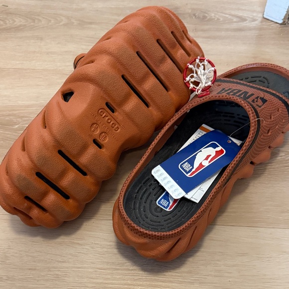 Crocs Unisex-Adult NBA Echo Slide Sandal- NWT men's 8/ women's 10 - Picture 5 of 10